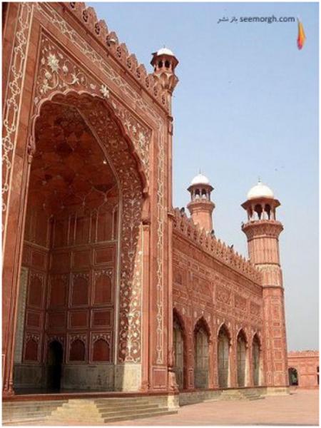 یکی از طاق‌های مسجد بادشاهی-لاهور